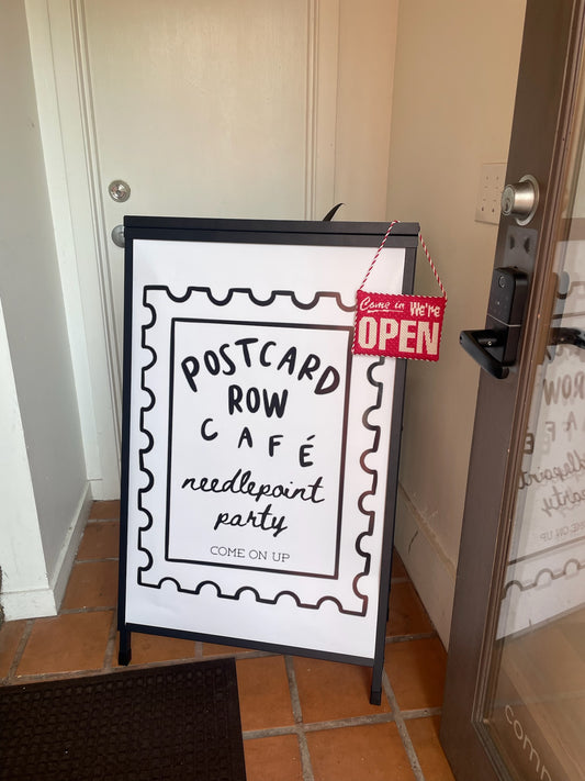 W - Open/Closed Sign