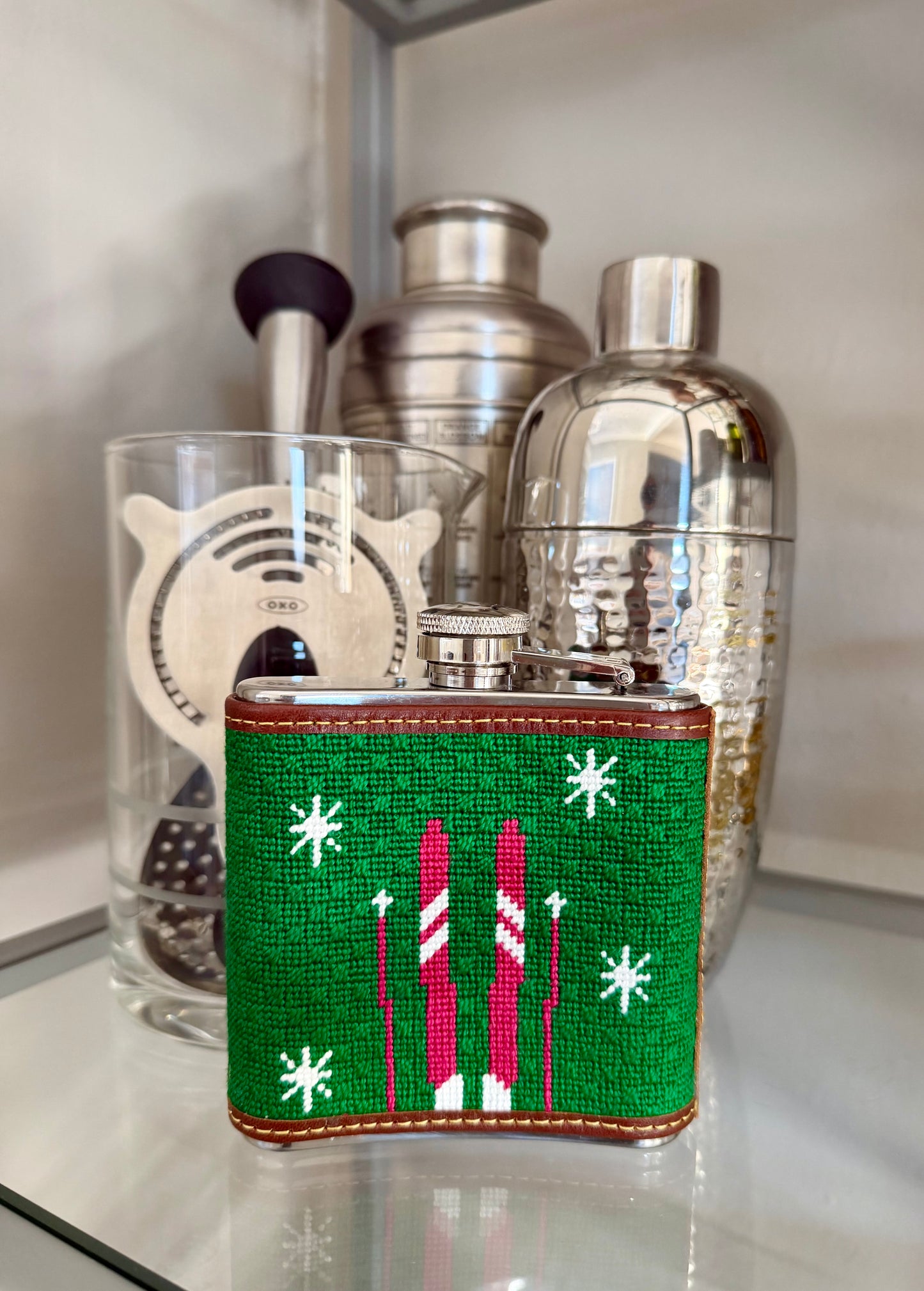 W - Tips Up Flask