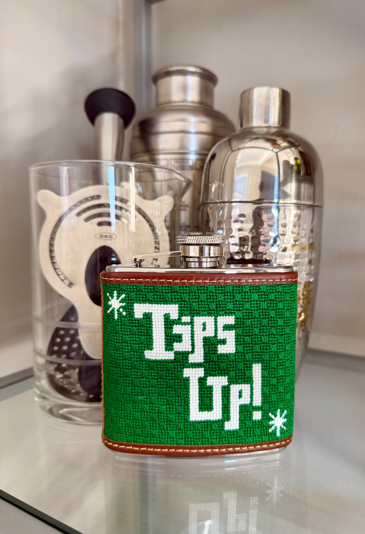 W - Tips Up Flask