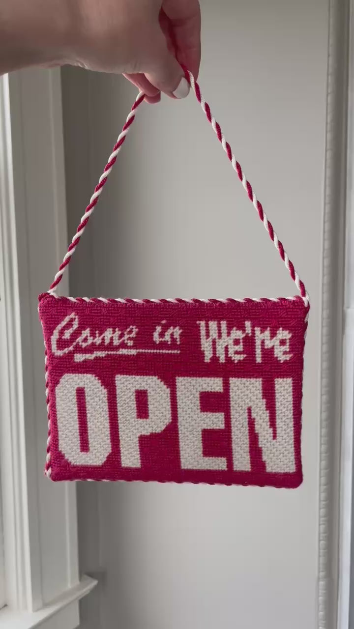 Open/Closed Sign – POSTCARD ROW